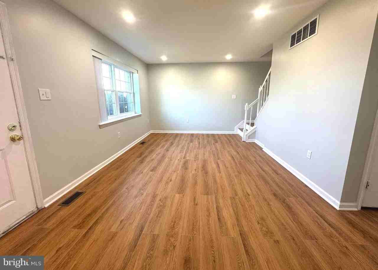 4826 Grand Bend Dr - Photo 3 of 35