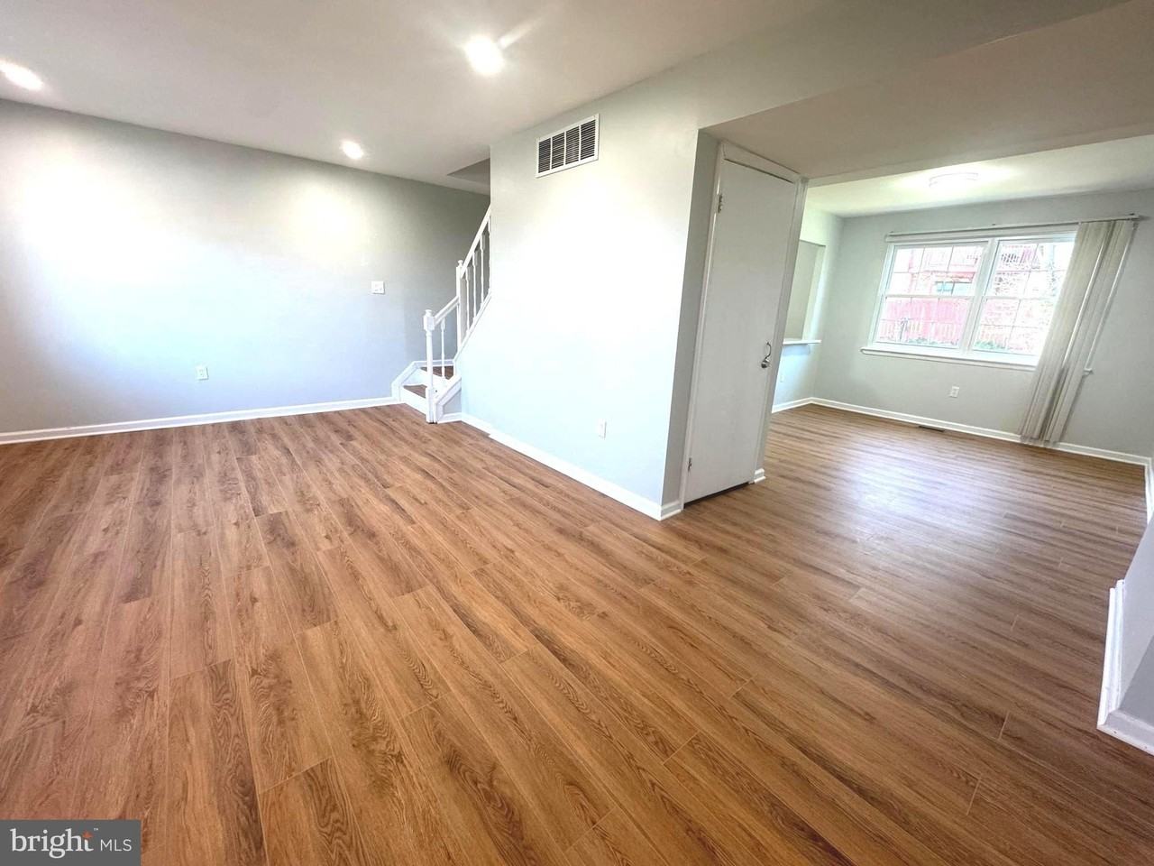 4826 Grand Bend Dr - Photo 4 of 35