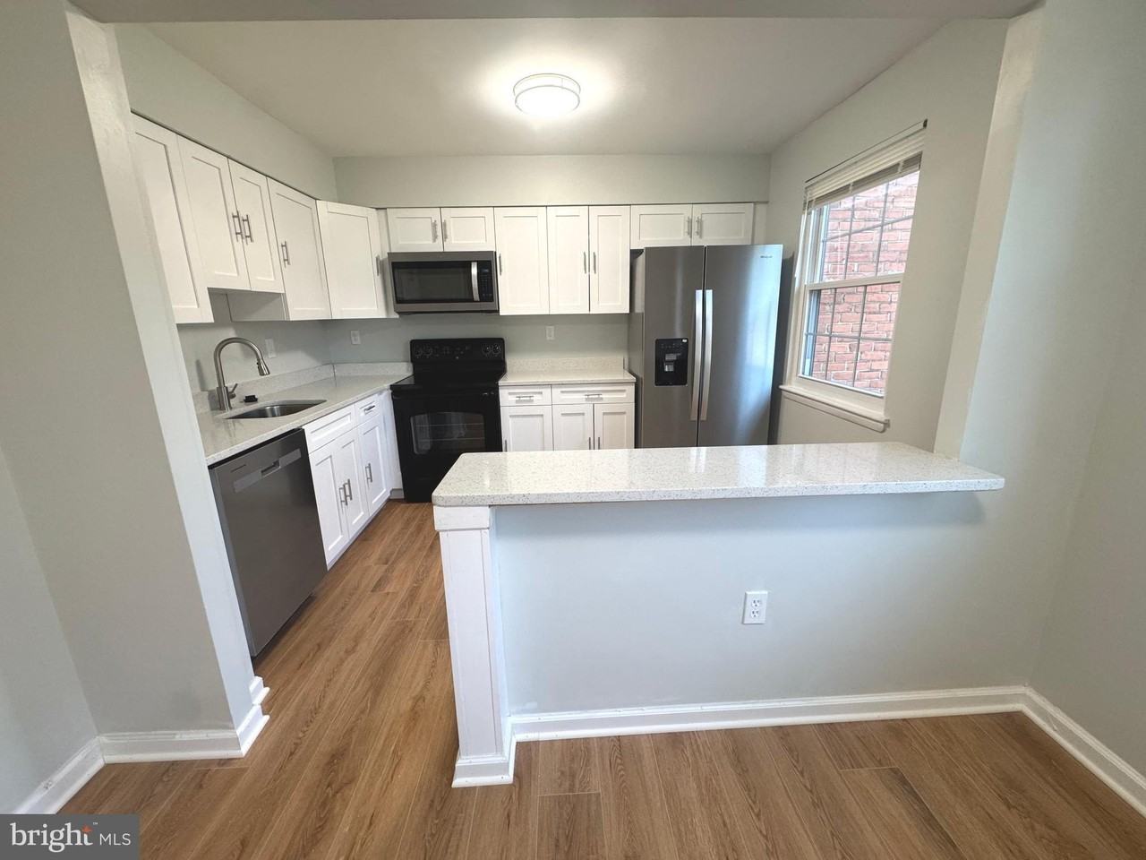 4826 Grand Bend Dr - Photo 7 of 35