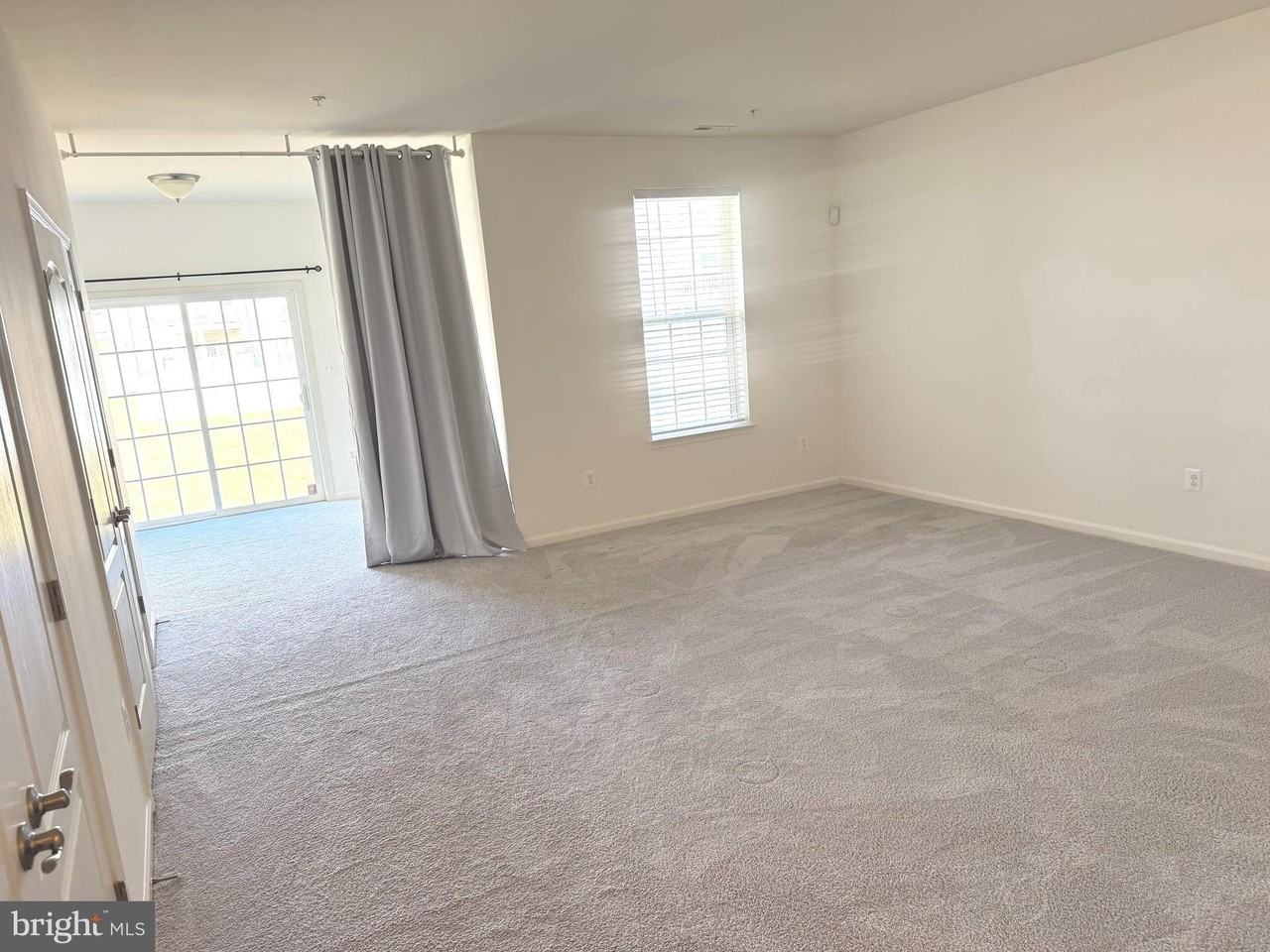 9610 Eaves Dr - Photo 3 of 30