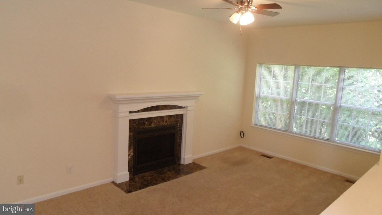 475 Crisfield Dr - Photo 5 of 17