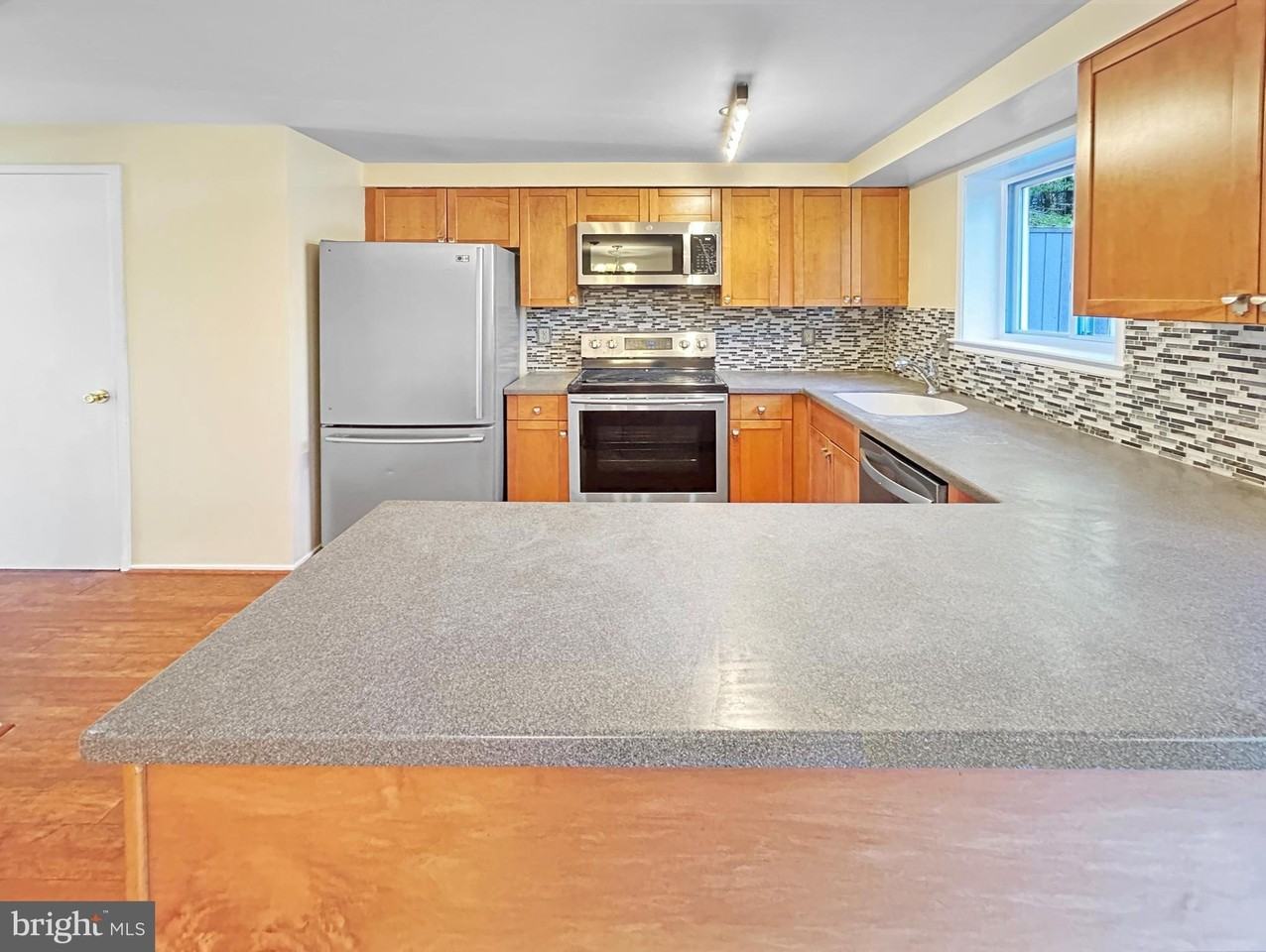 14423 Pebble Hill Ln - Photo 4 of 21