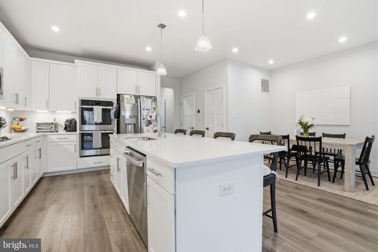 60 Pratt Ln - Photo 3 of 26