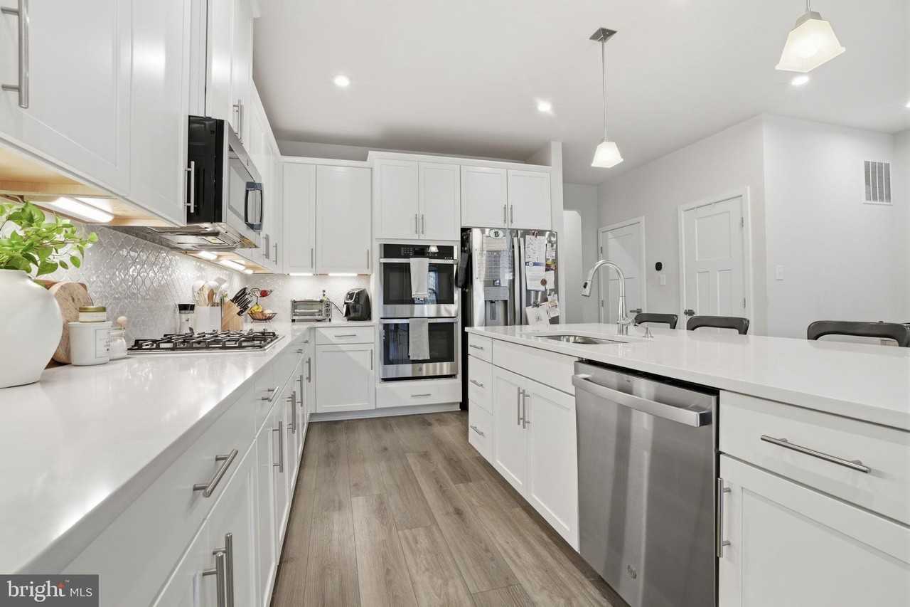 60 Pratt Ln - Photo 5 of 26