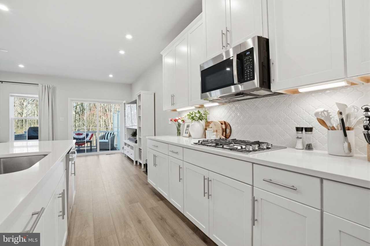 60 Pratt Ln - Photo 6 of 26