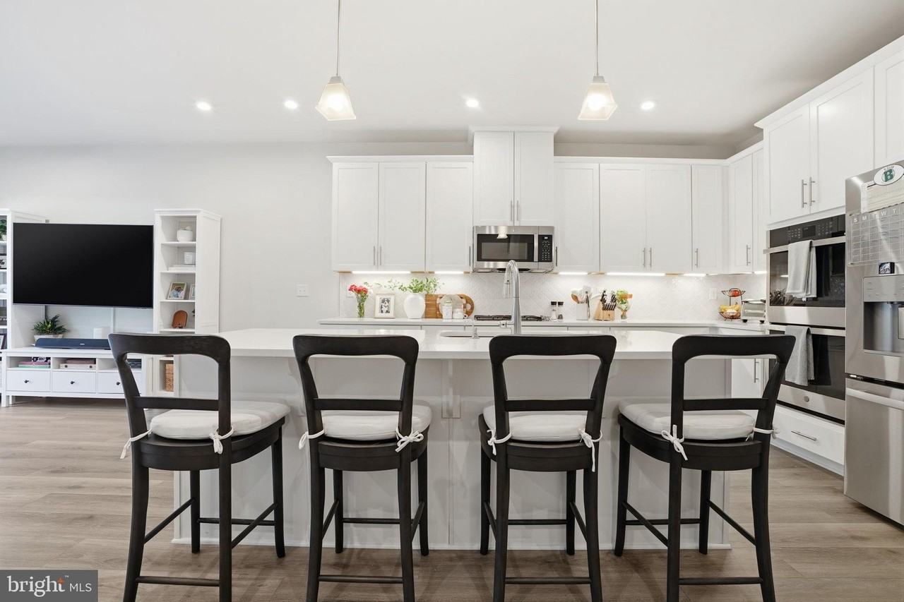 60 Pratt Ln - Photo 7 of 26