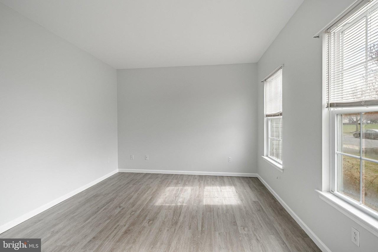 125 Cedrick Ave - Photo 3 of 47