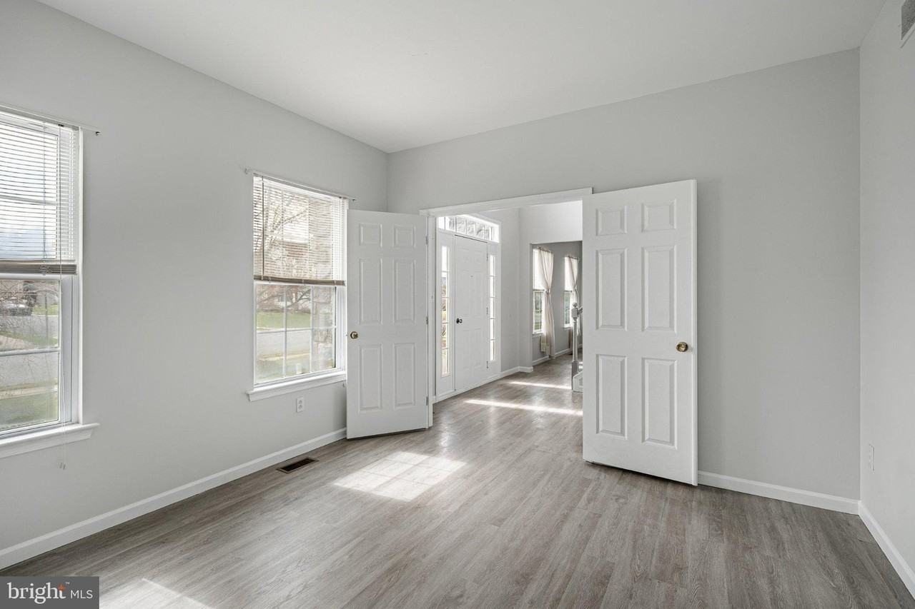 125 Cedrick Ave - Photo 4 of 47