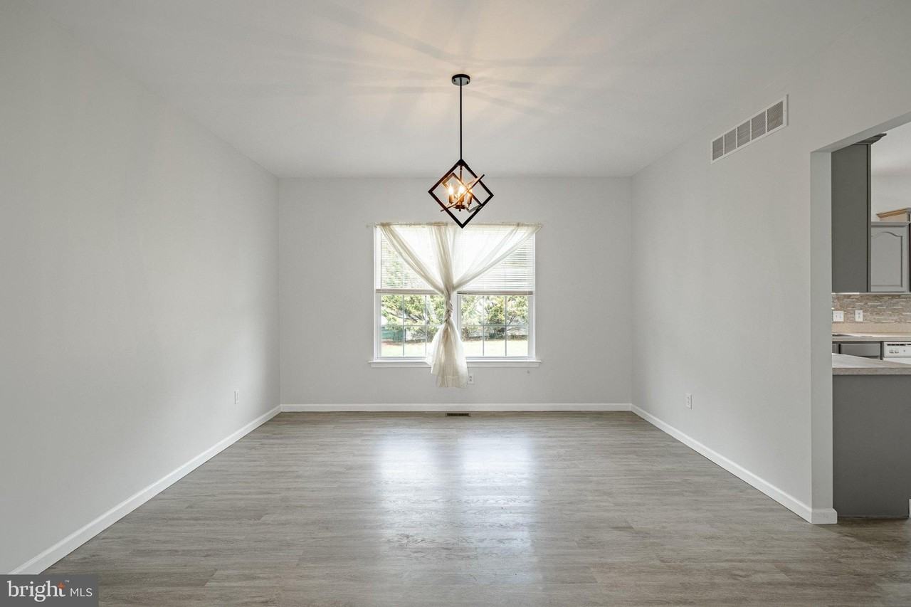 125 Cedrick Ave - Photo 6 of 47