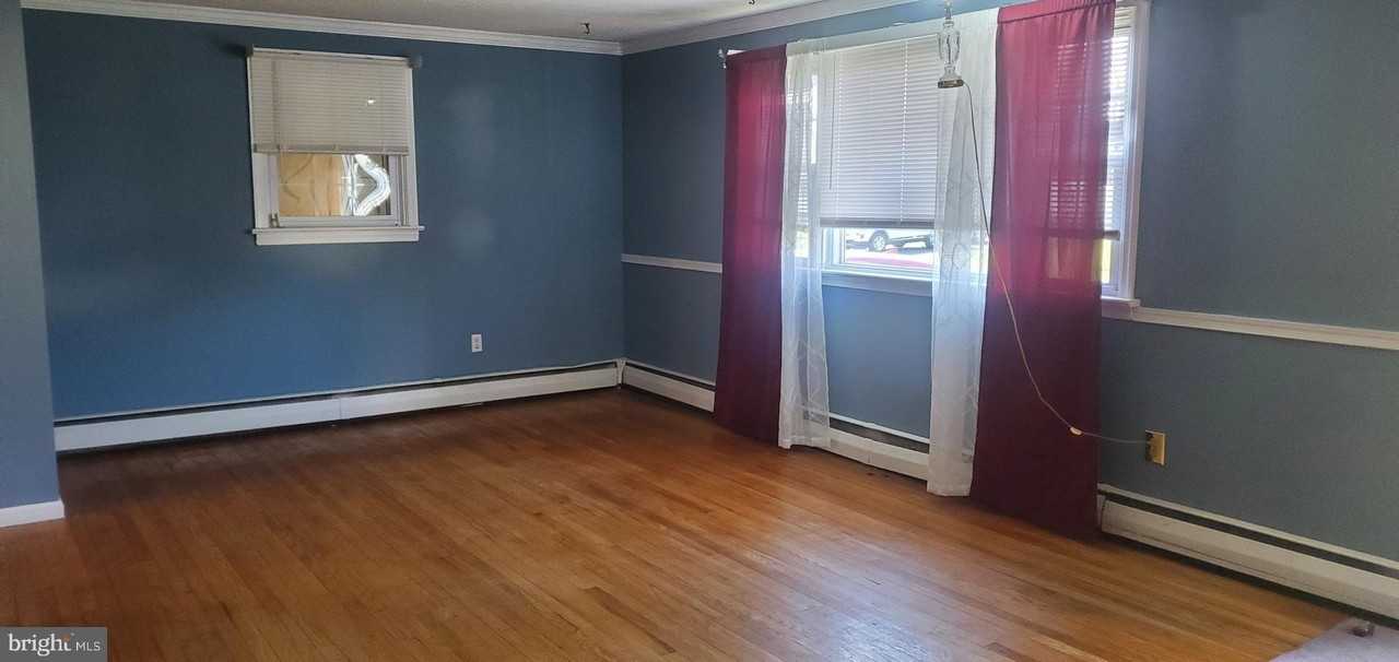 357 Fir St - Photo 4 of 13