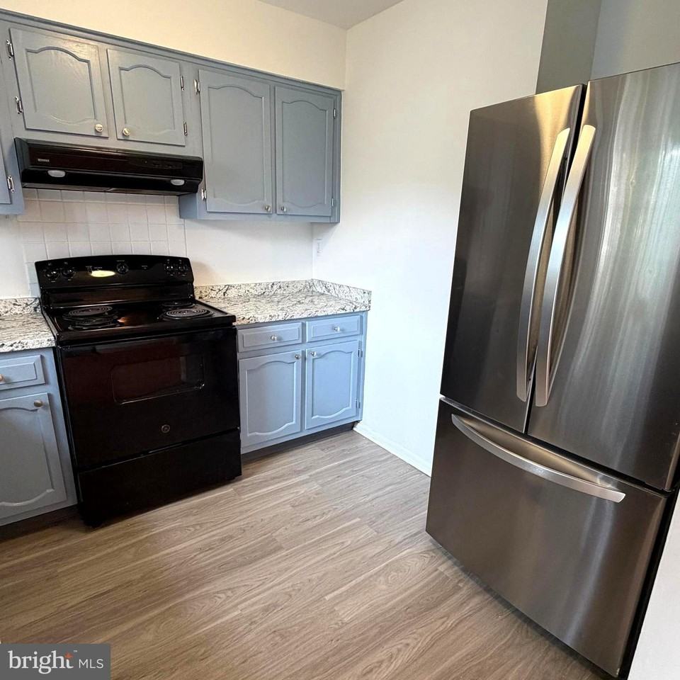 447 N Mount Vernon Cir - Photo 6 of 17