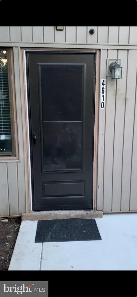 4610 Acton Ct - Photo 3 of 26