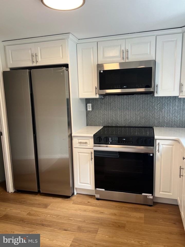 4610 Acton Ct - Photo 5 of 26