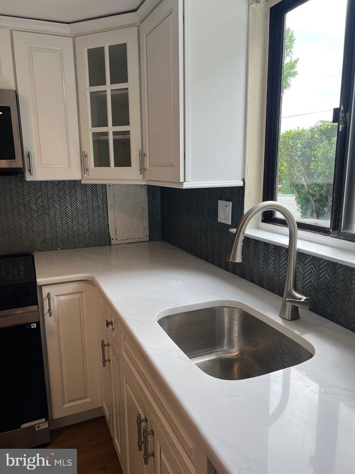 4610 Acton Ct - Photo 6 of 26