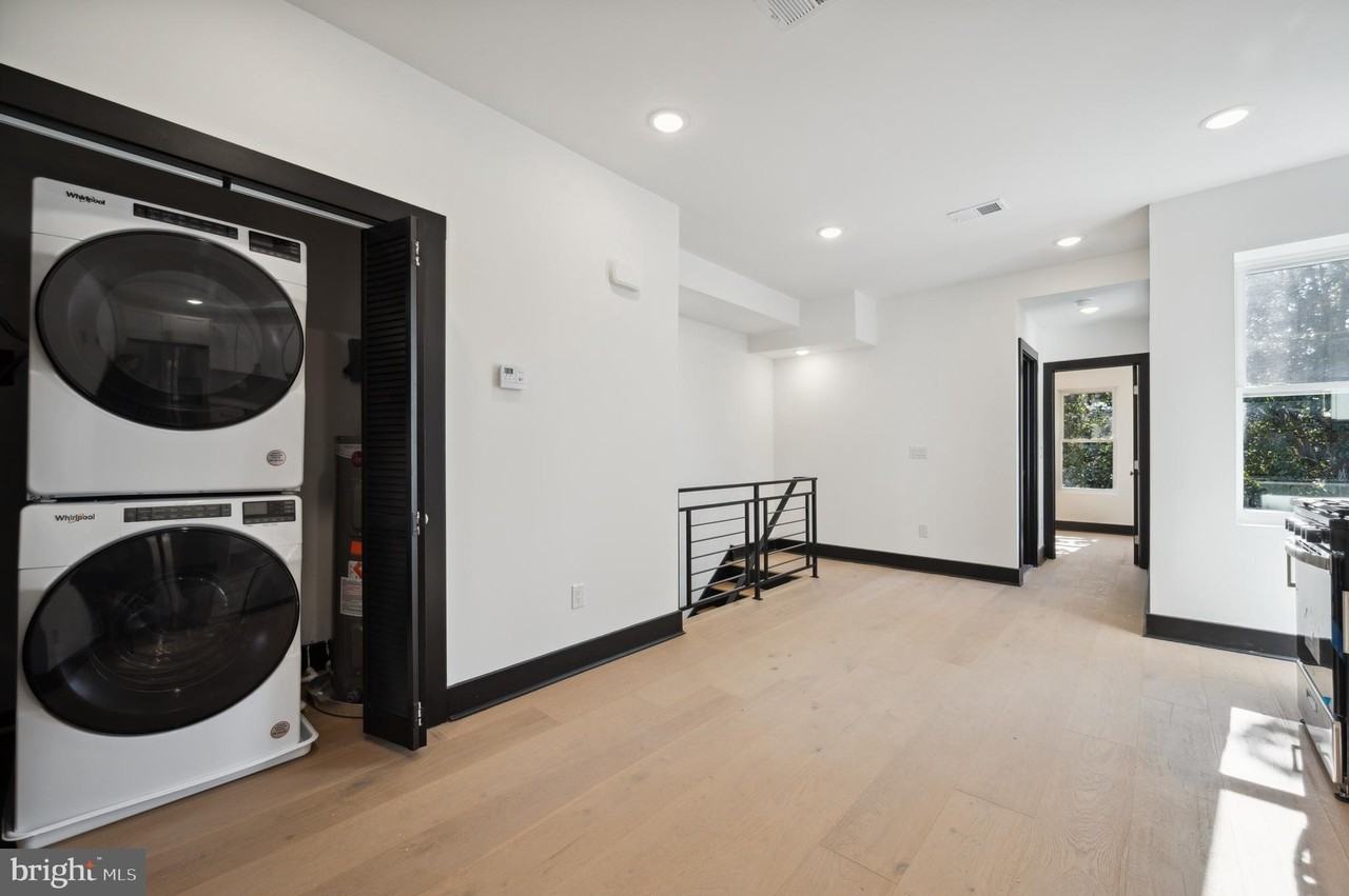 434 Mckean St Unit 2 - Photo 7 of 15