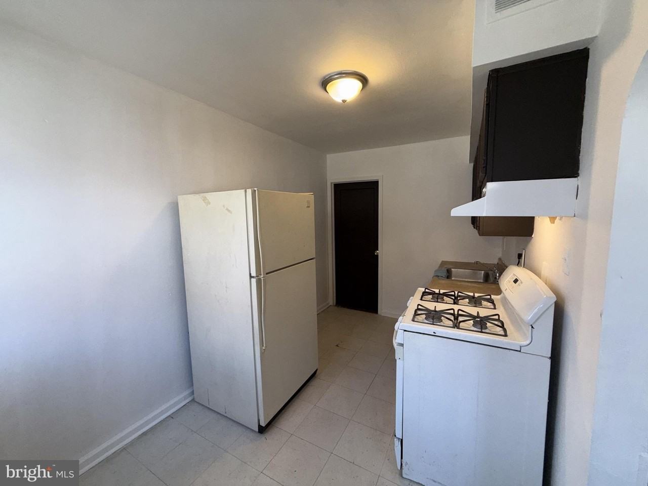 1709 S 29th St - Photo 6 of 13