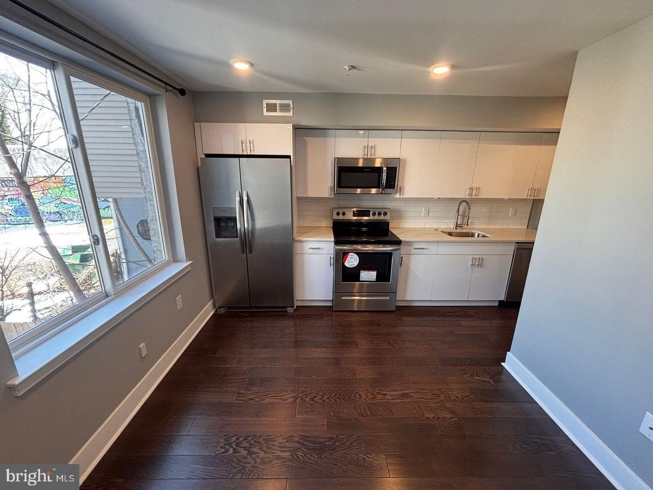 3255 Ridge Ave #2 - Photo 3 of 10