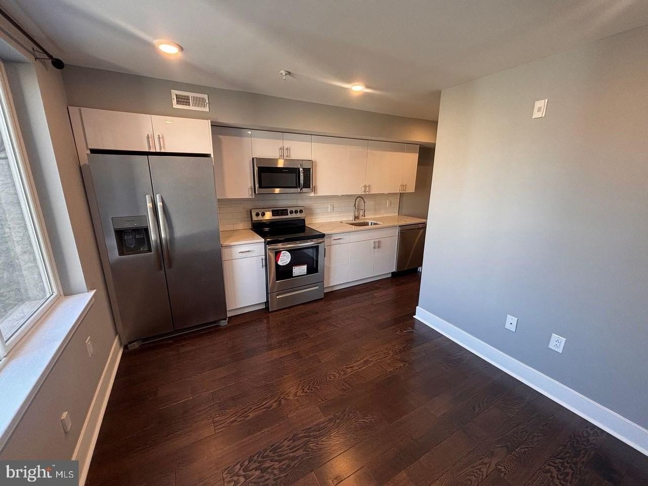 3255 Ridge Ave #2 - Photo 4 of 10