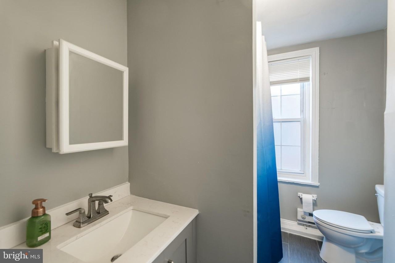 1933 Spring Garden St Apt 3r - Photo 7 of 7