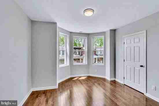 1637 S Ithan St - Photo 2 of 8