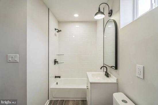 1637 S Ithan St - Photo 5 of 8