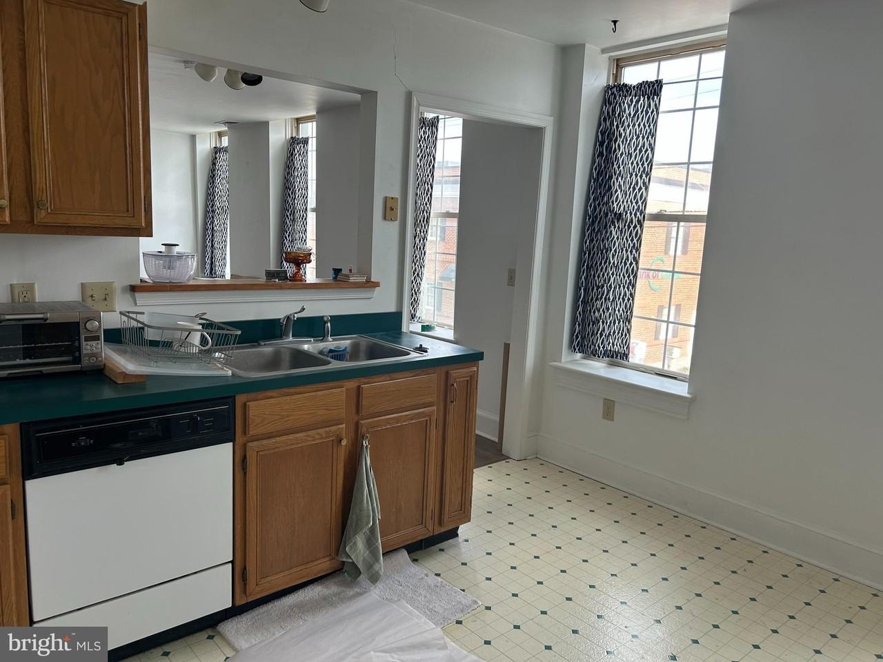 5 E MAIN unit: Ste A - Photo 5 of 9