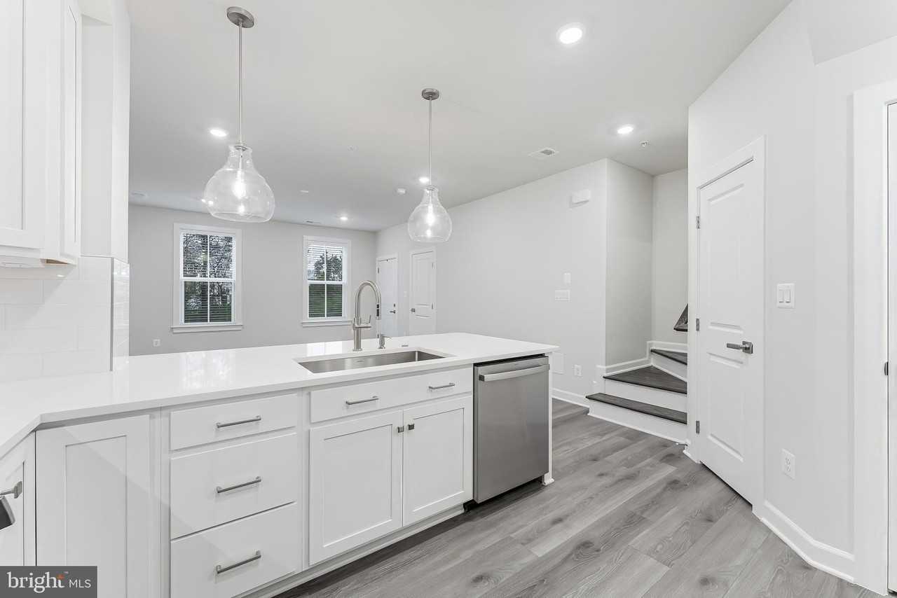 21815 Express Ter - Photo 5 of 37