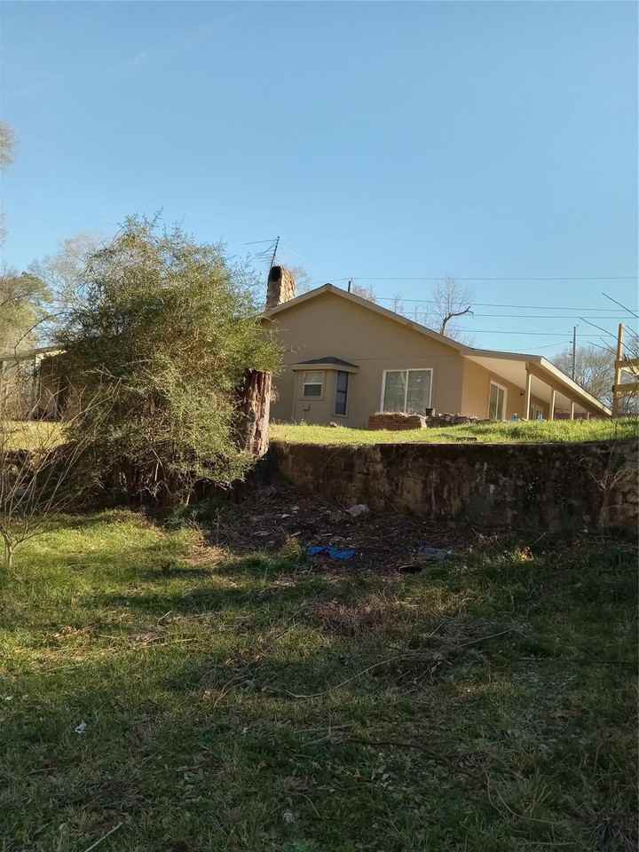 15910 Hartman Rd - Photo 4 of 14