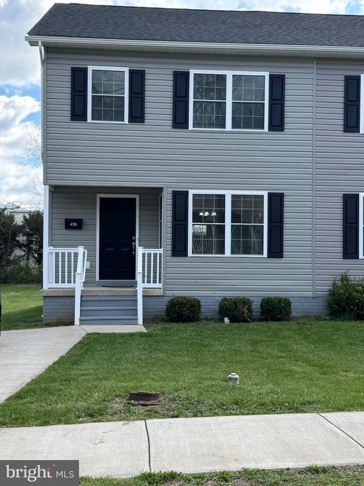 436 Hill St - Photo 2 of 24