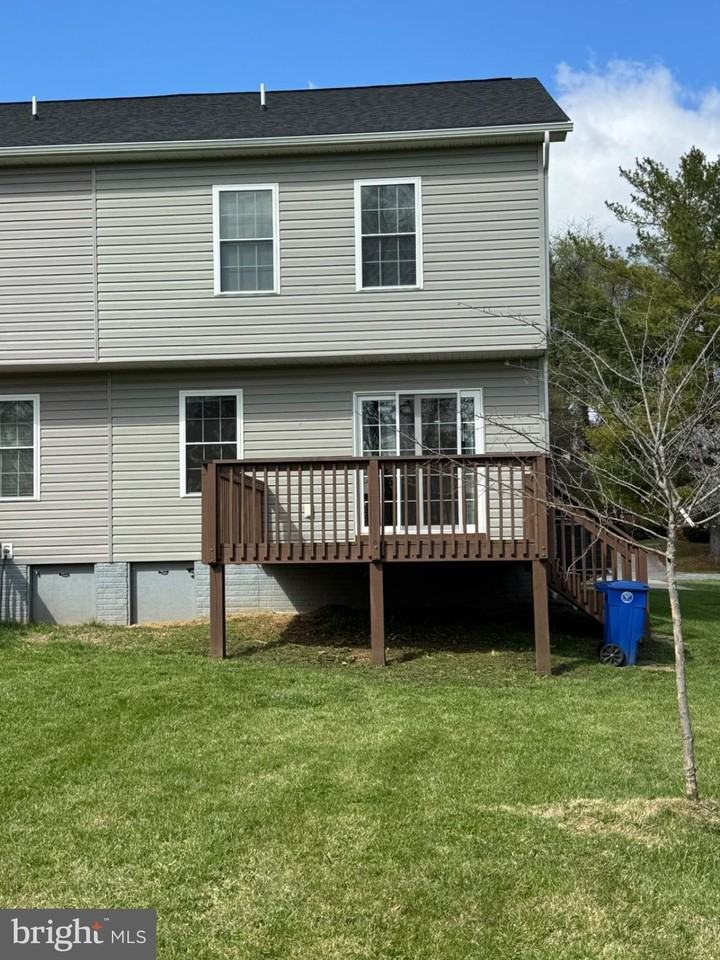 436 Hill St - Photo 5 of 24