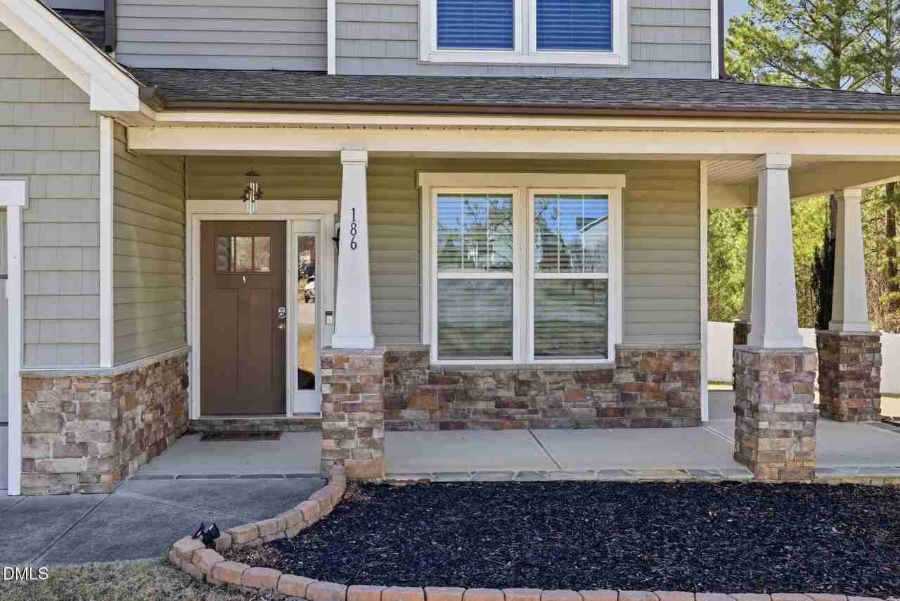 186 Japwood Pl - Photo 3 of 40