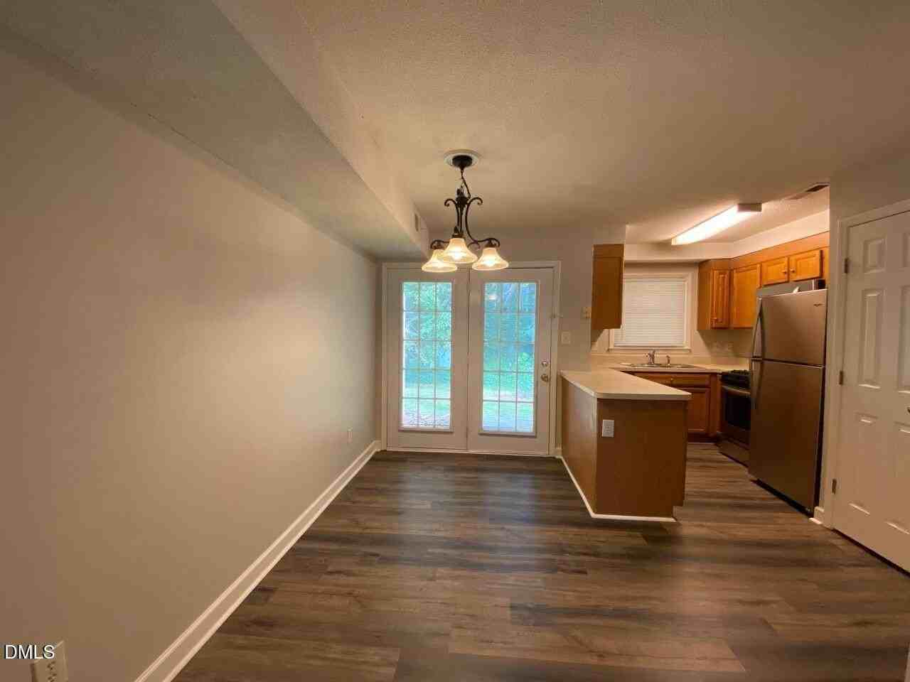 4706 Blue Bird Ct #I - Photo 6 of 16