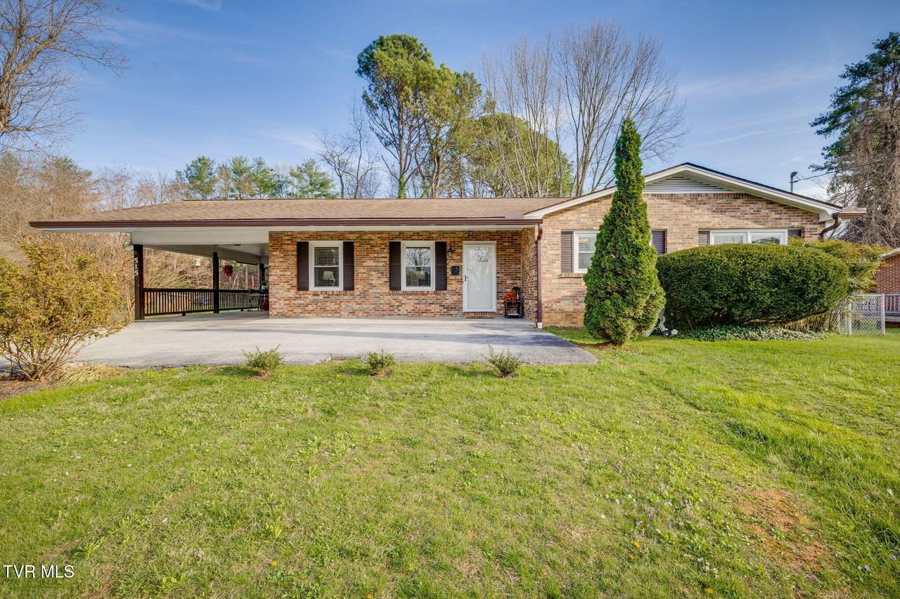 515 Ravenwood Dr