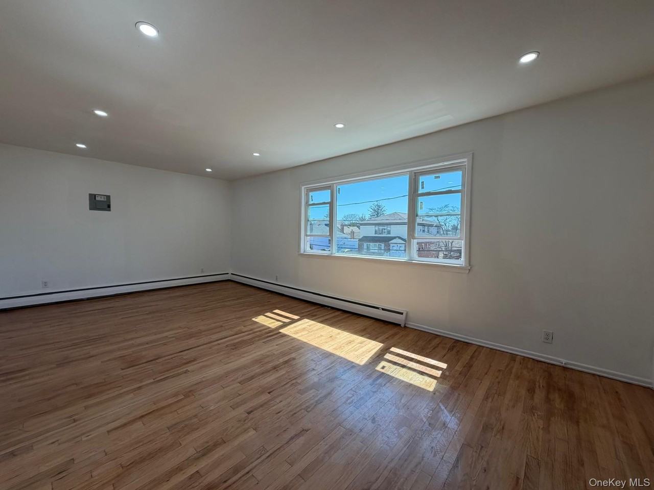 1 Munro Blvd Boulevard , 2F ##2f - Photo 3 of 8