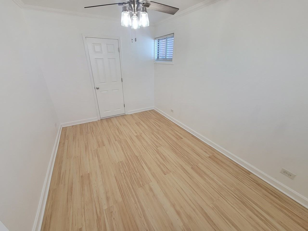 6222 W Addison St ##2 - Photo 6 of 13