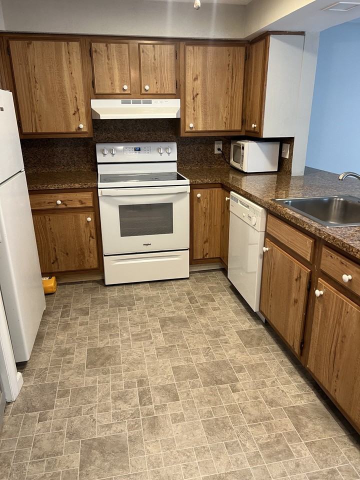 1426 Stagecoach Rd #1 - Photo 3 of 9