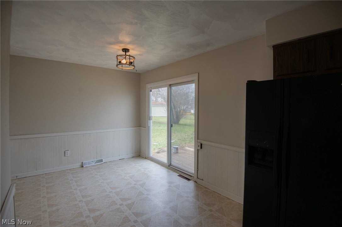 3945 S Schenley Ave - Photo 3 of 13