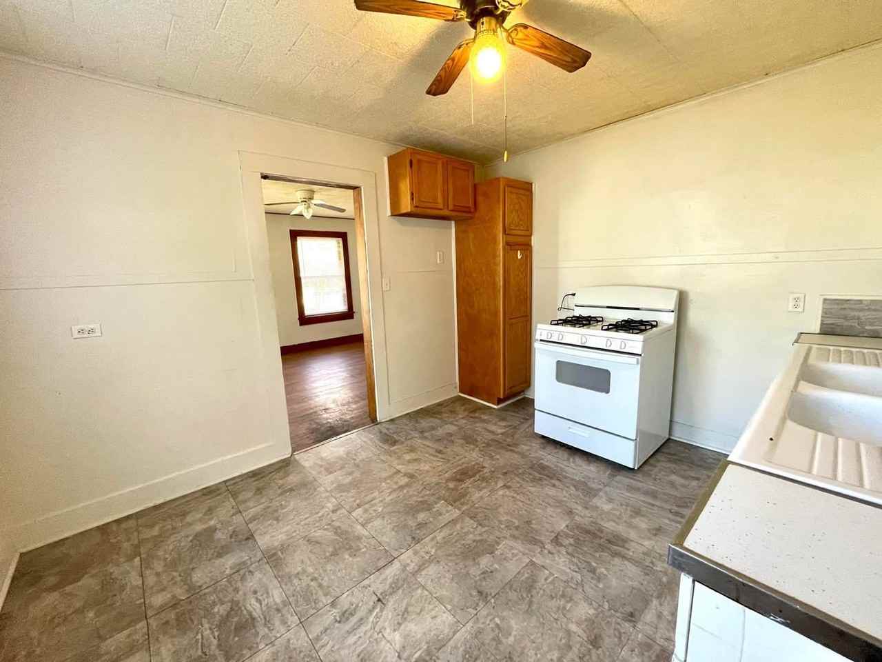 714 6th Ave Nw #1 - Photo 3 of 18