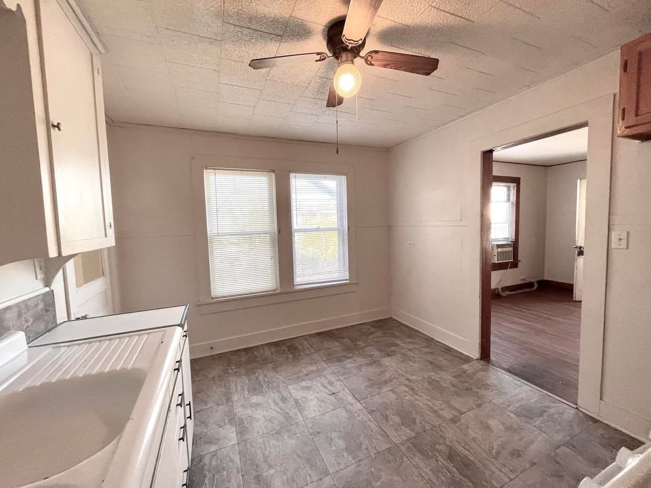 714 6th Ave Nw #1 - Photo 4 of 18