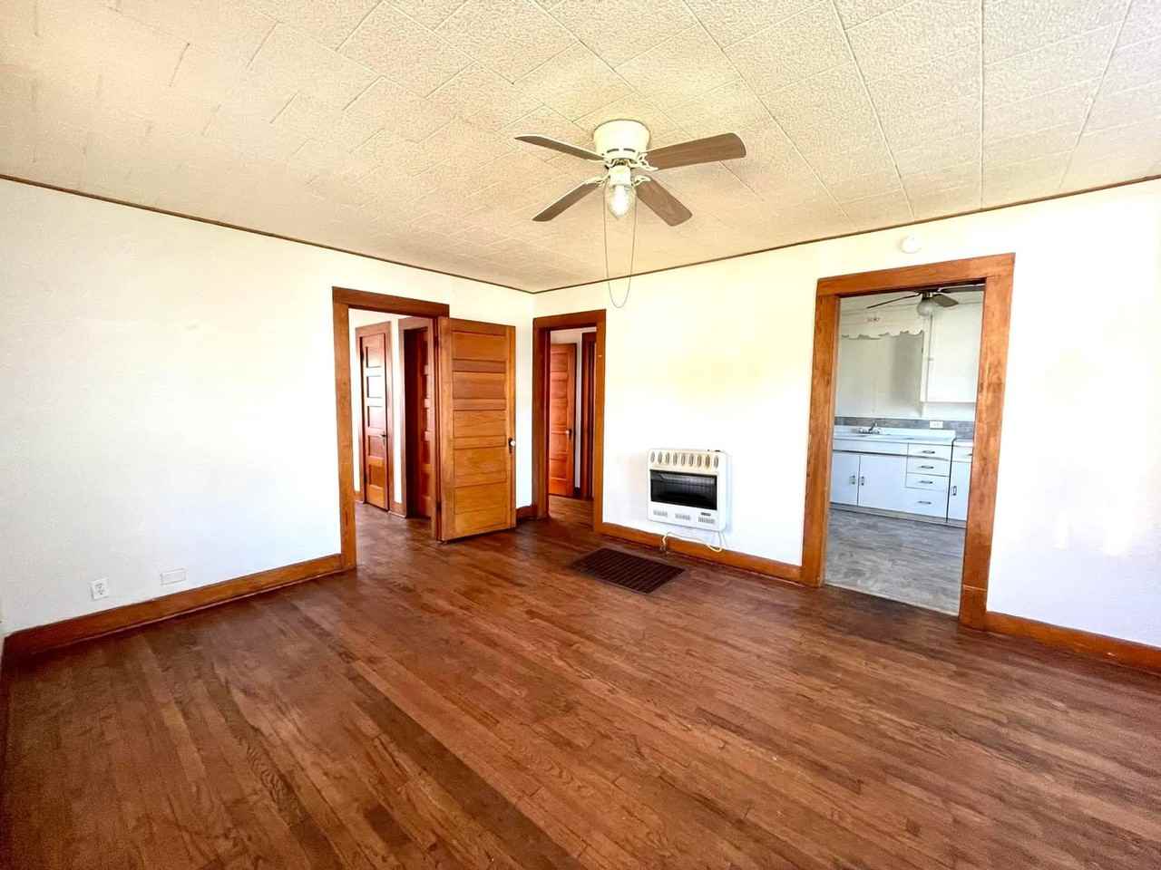 714 6th Ave Nw #1 - Photo 5 of 18