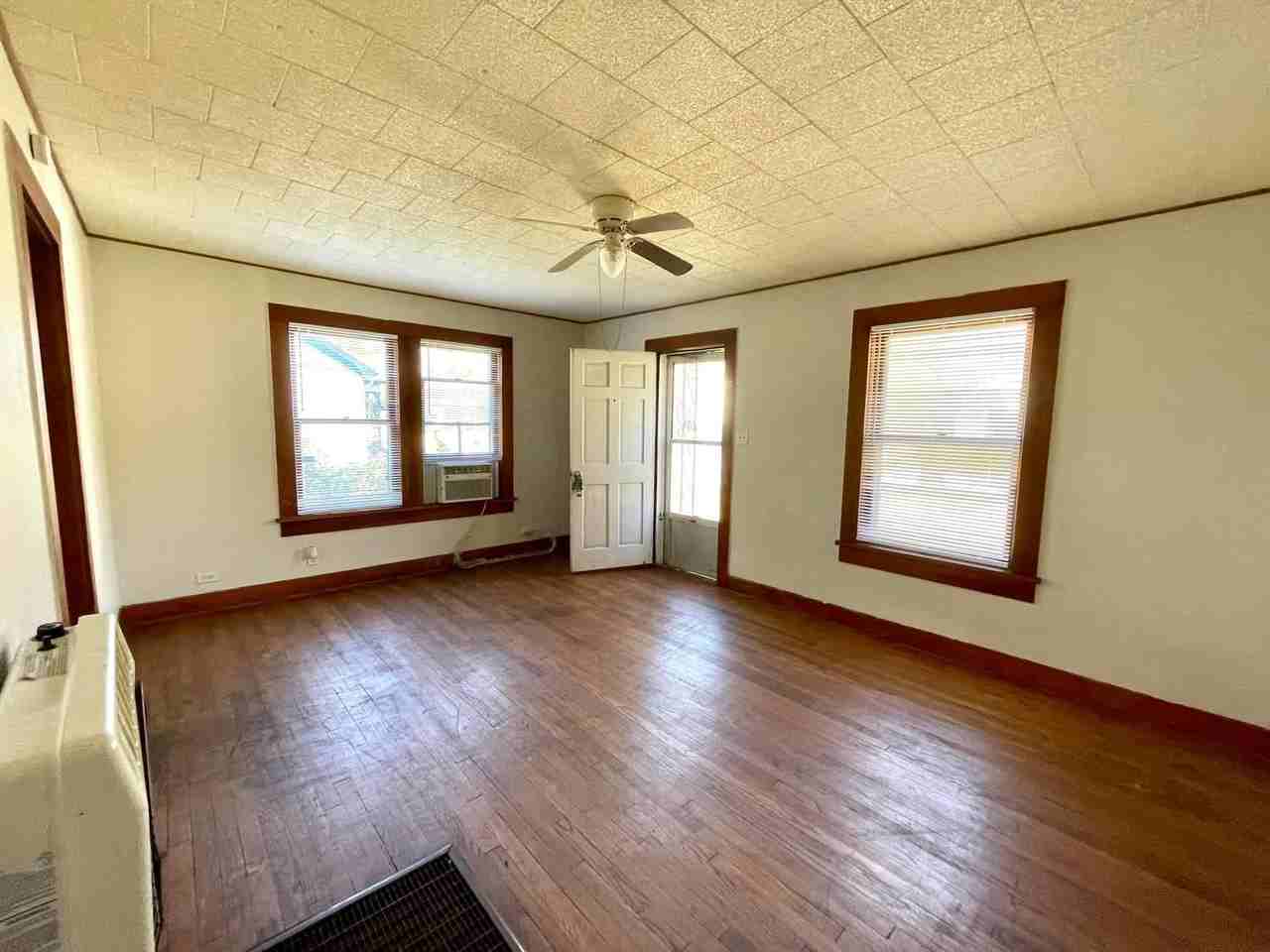 714 6th Ave Nw #1 - Photo 6 of 18