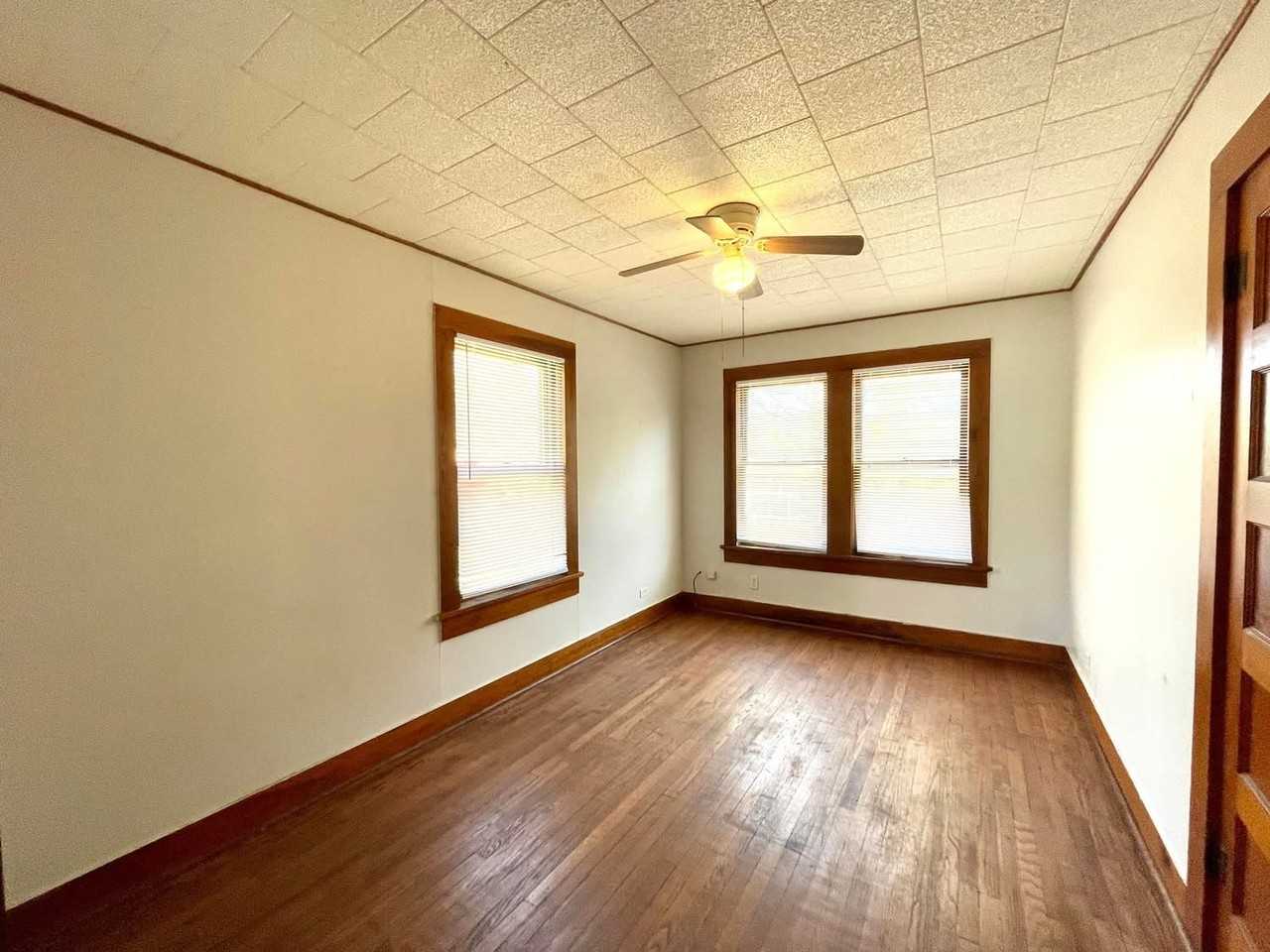 714 6th Ave Nw #1 - Photo 7 of 18