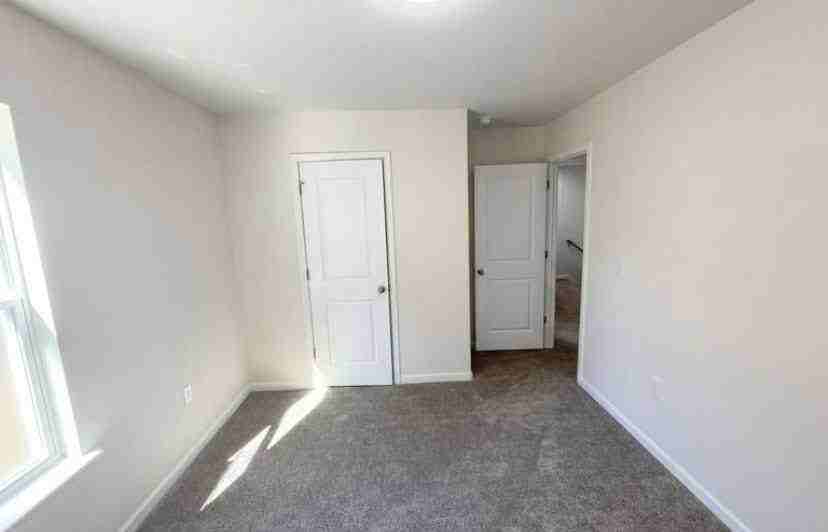 4654 Coltsfoot Road - Photo 4 of 10