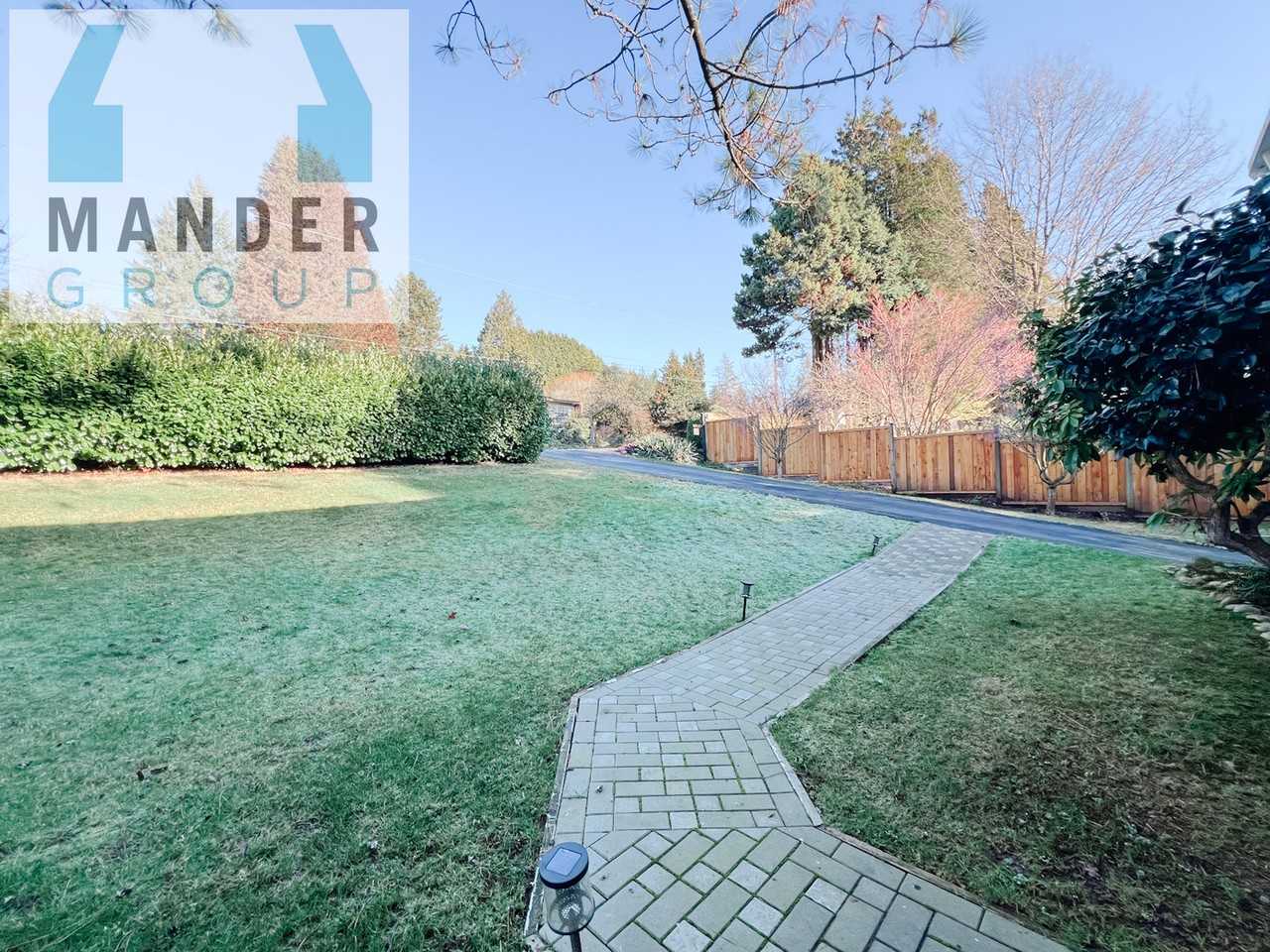 1470 Queens Avenue - Photo 2 of 32