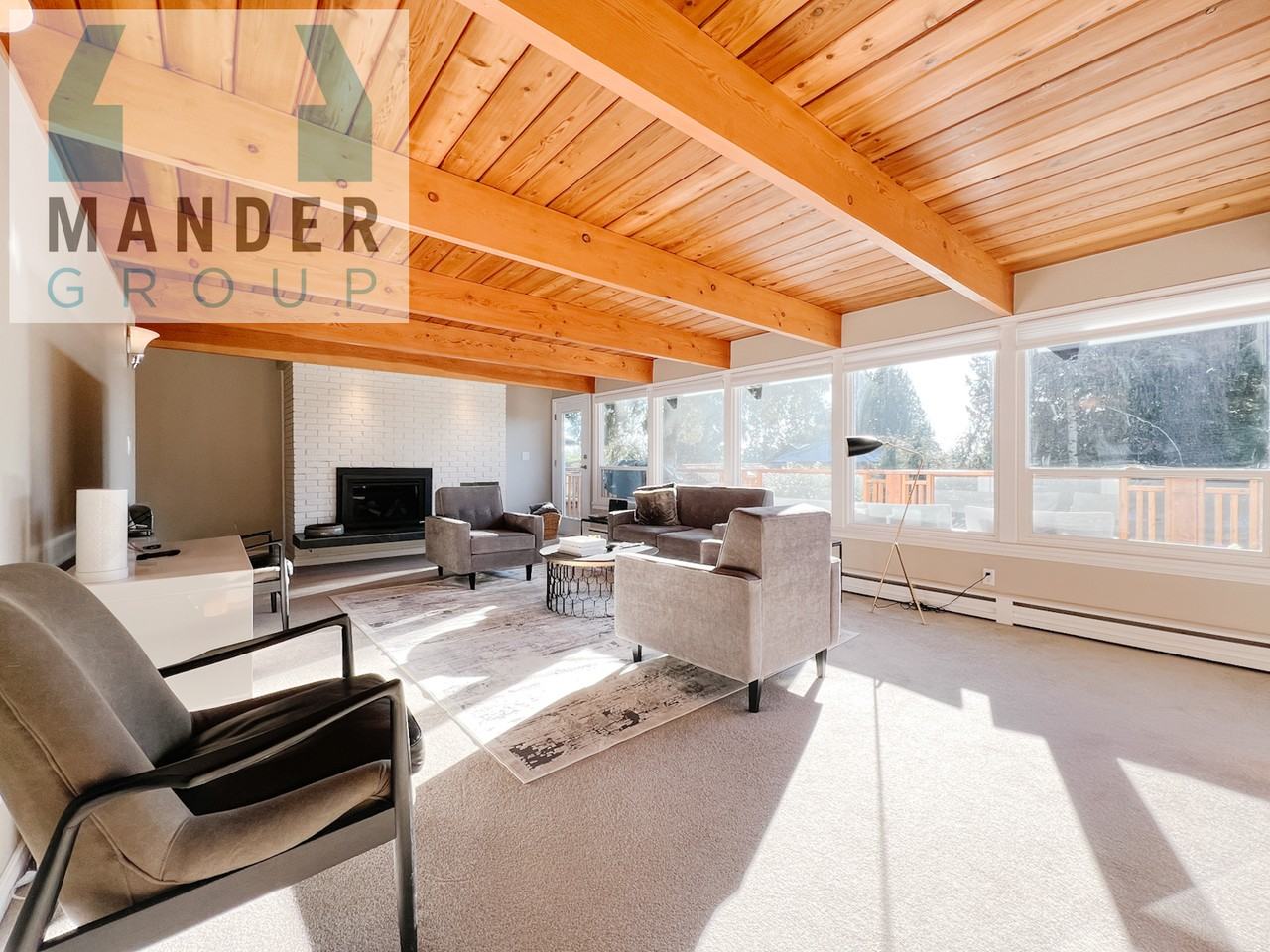 1470 Queens Avenue - Photo 4 of 32