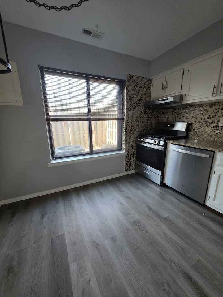 122 Chelsea Cir #1 - Photo 3 of 19