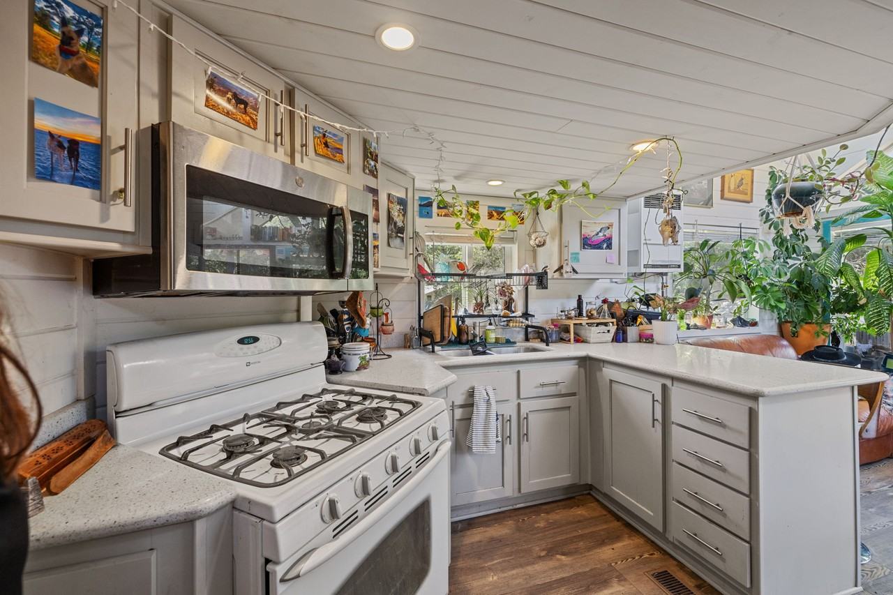 542 Dameron Dr #C - Photo 4 of 13