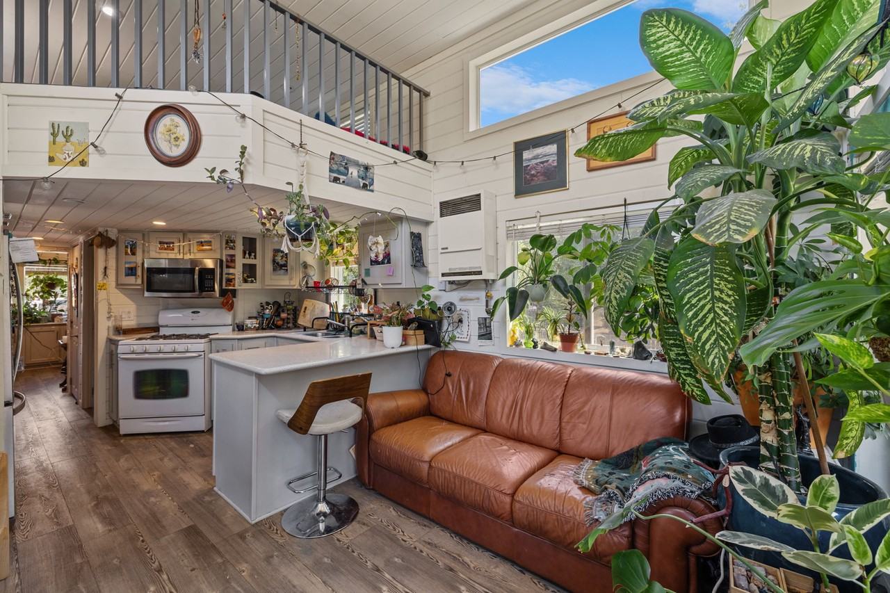 542 Dameron Dr #C - Photo 5 of 13