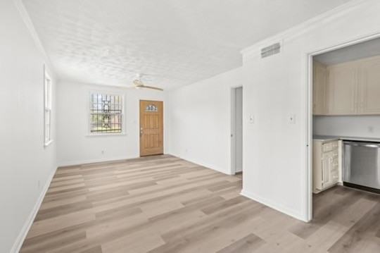 4037 Oak St #1 - Photo 2 of 9