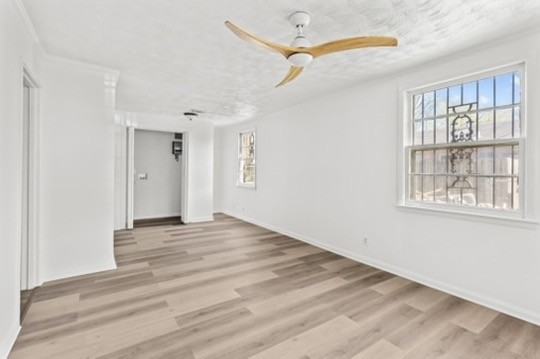 4037 Oak St #1 - Photo 3 of 9